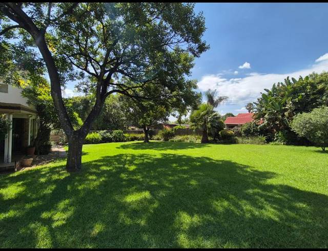 4 BEDROOM HOUSE FOR SALE IN ROOIHUISKRAAL